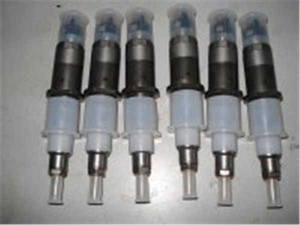 挖掘機(jī)加長臂為什么要選擇原廠的？